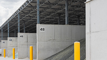 Hangar GRL Glass Recycling and Logistics Beringen Photo of a hangar at the new GRL Glass Recycling and Logistics site in Beringen.
