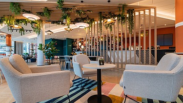 Photo of the lobby and restaurant of B&B Hotels in Diegem.