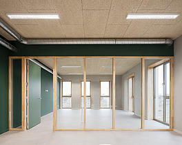 Foto van de een klaslokaal in het nieuwe schoolgebouw voor VTS Sint-Niklaas.
