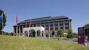 Een foto van het zwembad van het Tangla Hotel in Brussel.