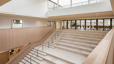 Photo of the central stairwell of Scholencampus Panhoven in Peer.
