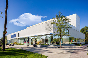 Leietheater Deinze Foto van de voorgevel van het Leietheater in Deinze.