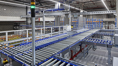 Foto van het depot in het nieuwe logistieke platform en apotheekgebouw van UZ Leuven (Campus Gasthuisberg) in Leuven.