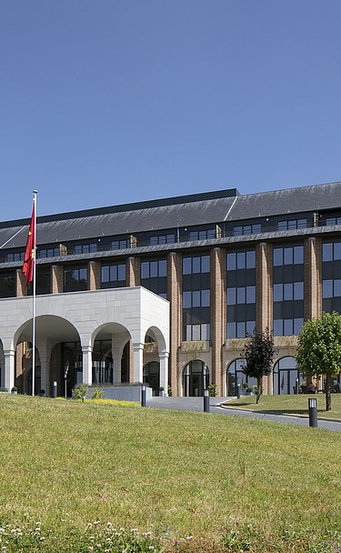 A photo of the façade of the Tangla Hotel in Brussels.